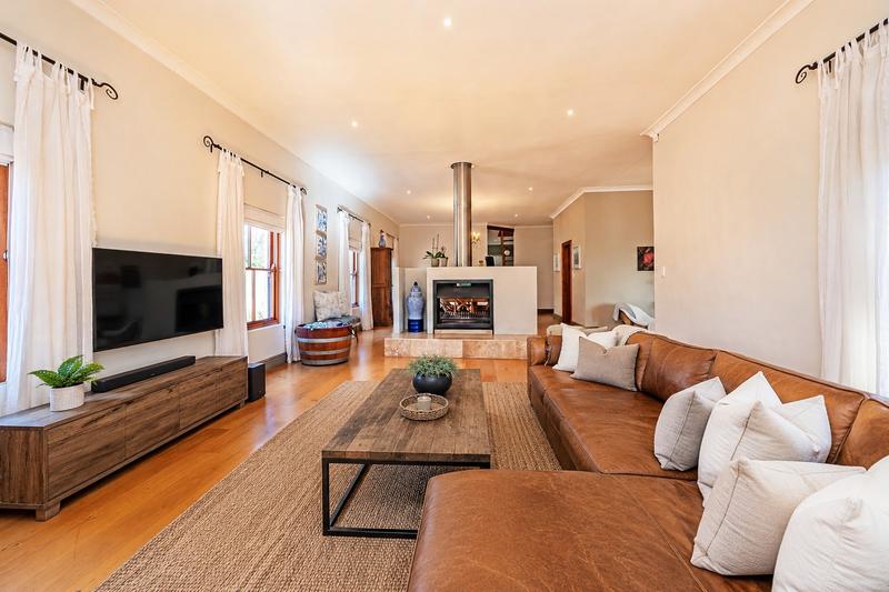 4 Bedroom Property for Sale in Vierlanden Western Cape